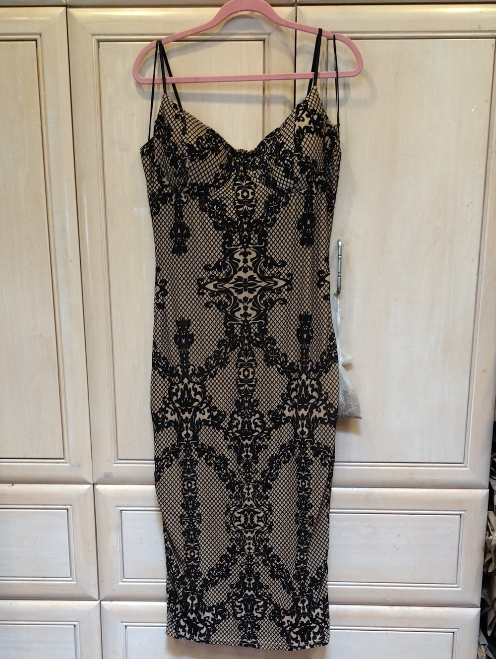 🖤Zenobia Black And Nude Demask Lace Flocking Bodycon Midi Dress - Picture 10 of 10